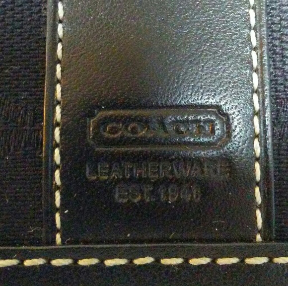 NWOT Coach Signature Large Flap Wristlet + Satin Dust Bag & Shopping Bag - Picture 3 of 7